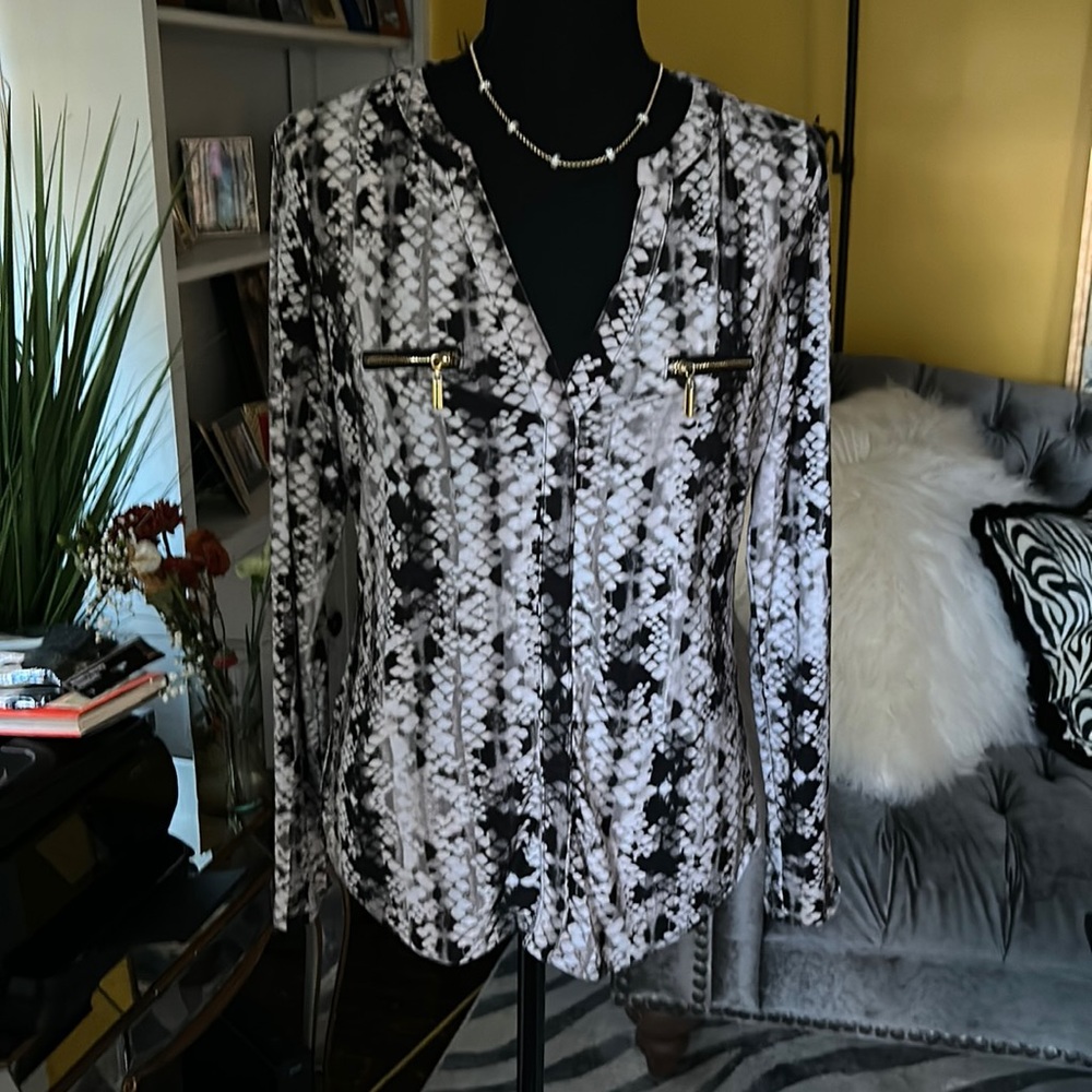 INC Snake Print Front V Neck Long Sleeve Blouse Size small. Gold zipper pocket